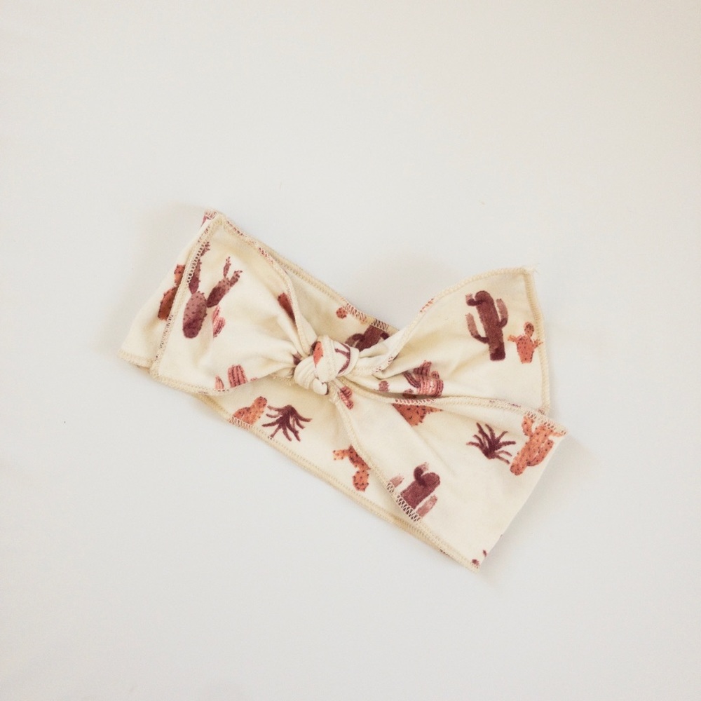 cozy’s cactus baby bow